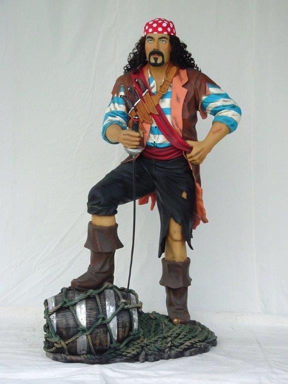 PIRATE STATUES